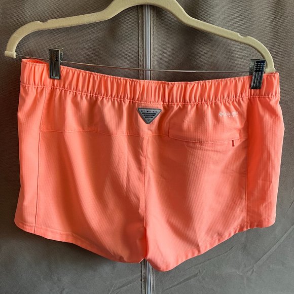 NWT Columbia Women's Shorts Size Medium, 4" inseam - Tamiami Pull On - Peach - Picture 2 of 9
